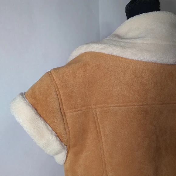 BLANKNYC Biscotti Faux Suede Oversized Collar Vest Women's Size- Small - Picture 8 of 11